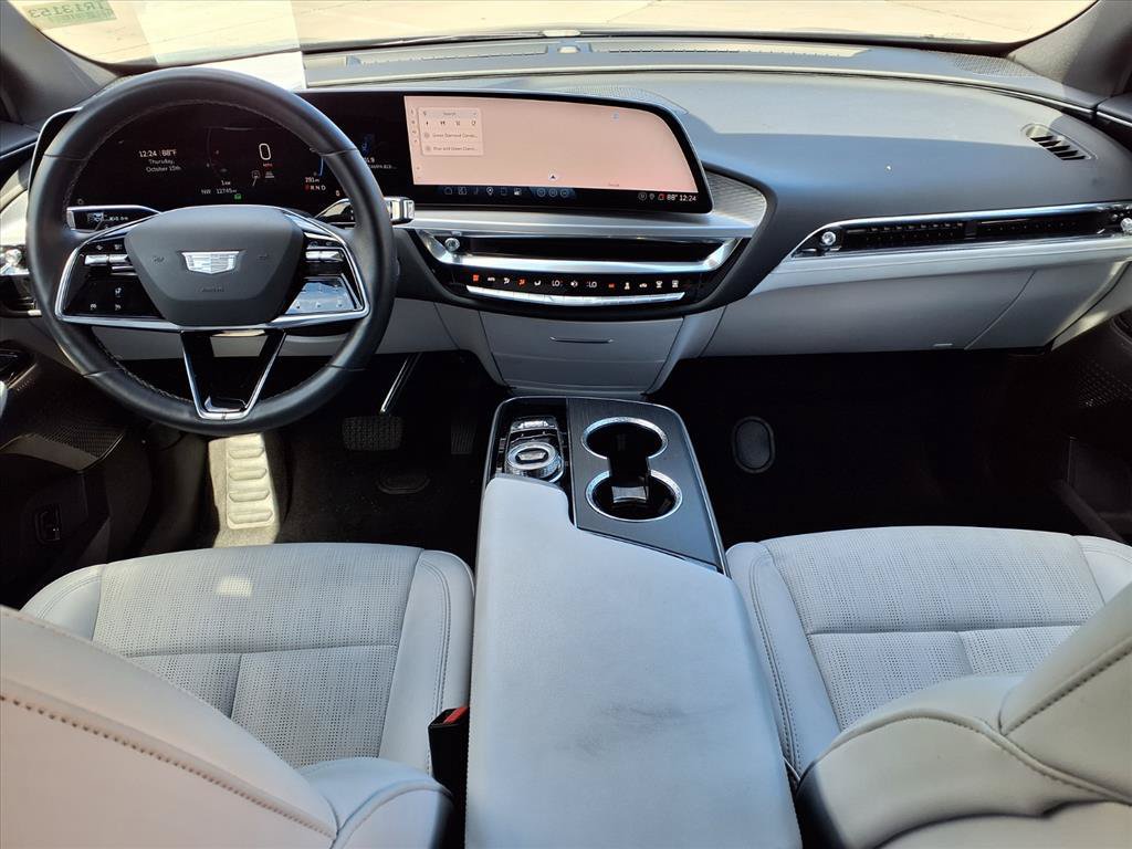 Certified 2024 Cadillac Lyriq Luxury RWD image 11