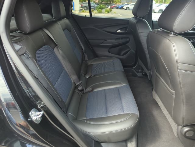 Used 2025 Buick Envista Preferred image 30