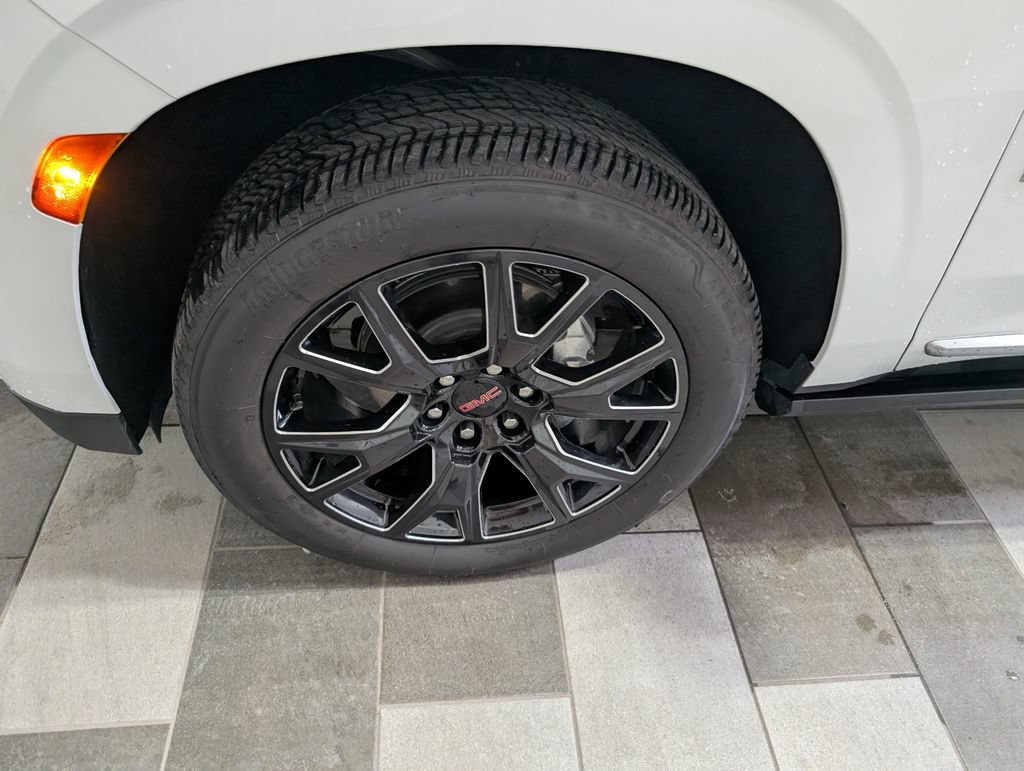 Used 2024 GMC Yukon XL Denali AWD/4WD image 7
