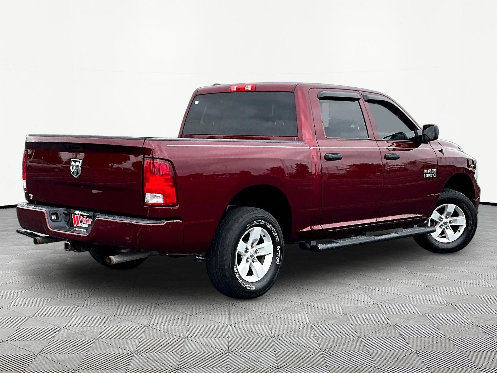 Used 2017 RAM 1500 Express RWD image 6