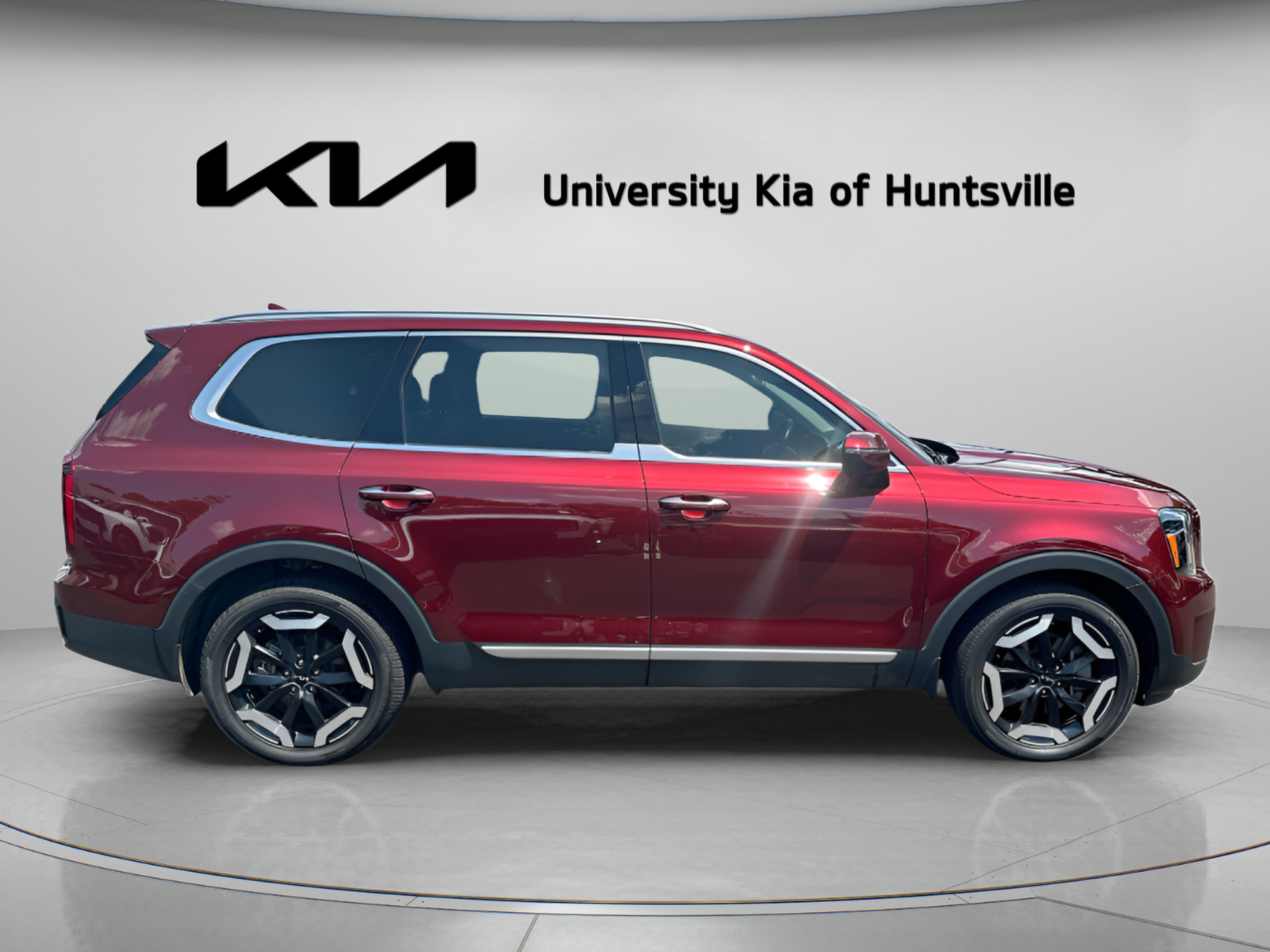Used 2024 Kia Telluride S w/ S Sunroof Package FWD image 9