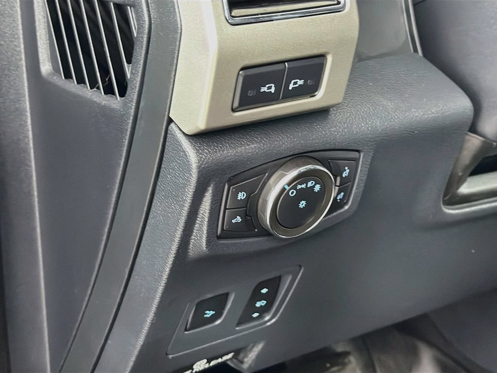 Used 2022 Ford F250 Lariat w/ Lariat Ultimate Package AWD/4WD image 11