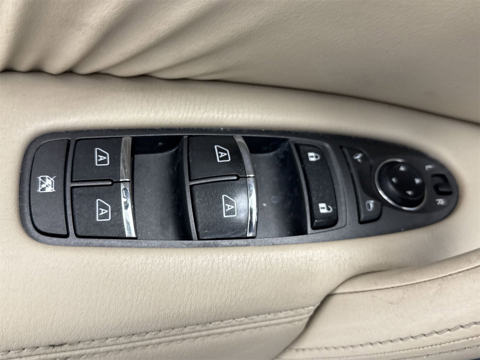 Used 2017 Nissan Armada Platinum w/ Captain Seat Package image 18