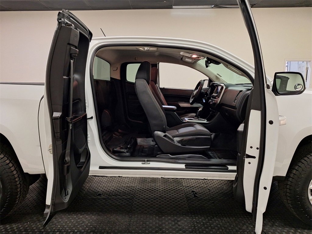 Used 2022 Chevrolet Colorado LT w/ Fleet Safety Package image 31