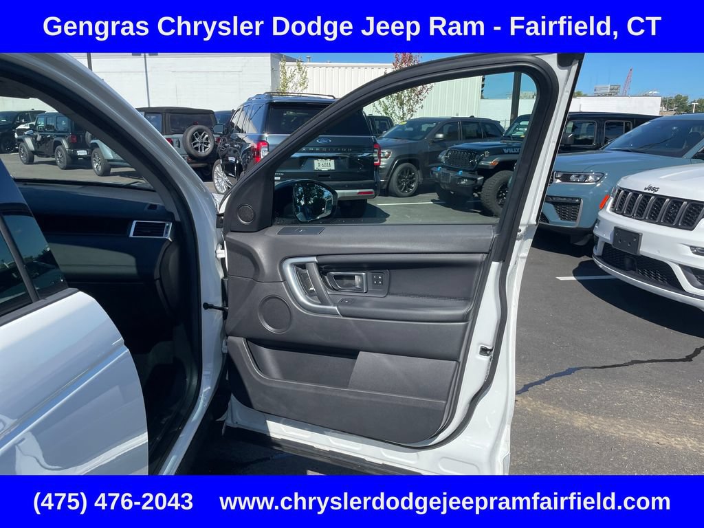Used 2019 Land Rover Discovery Sport HSE AWD/4WD image 19
