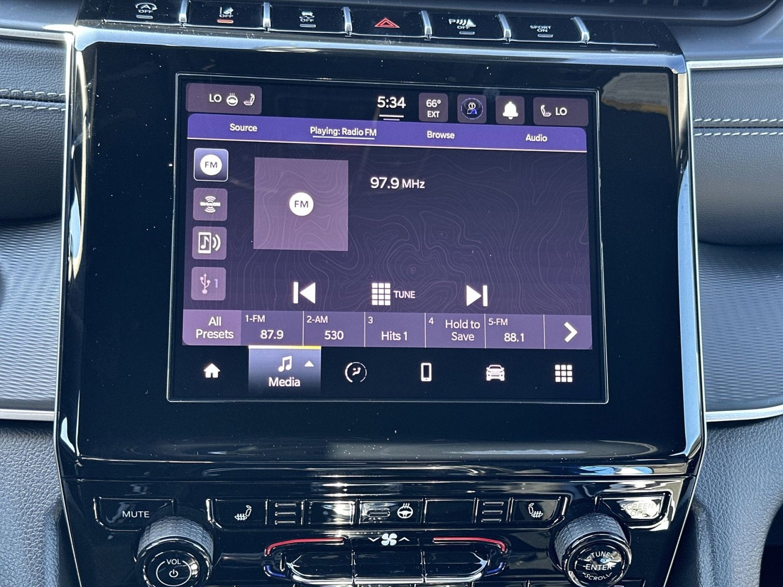 New 2025 Jeep Grand Cherokee Laredo image 18