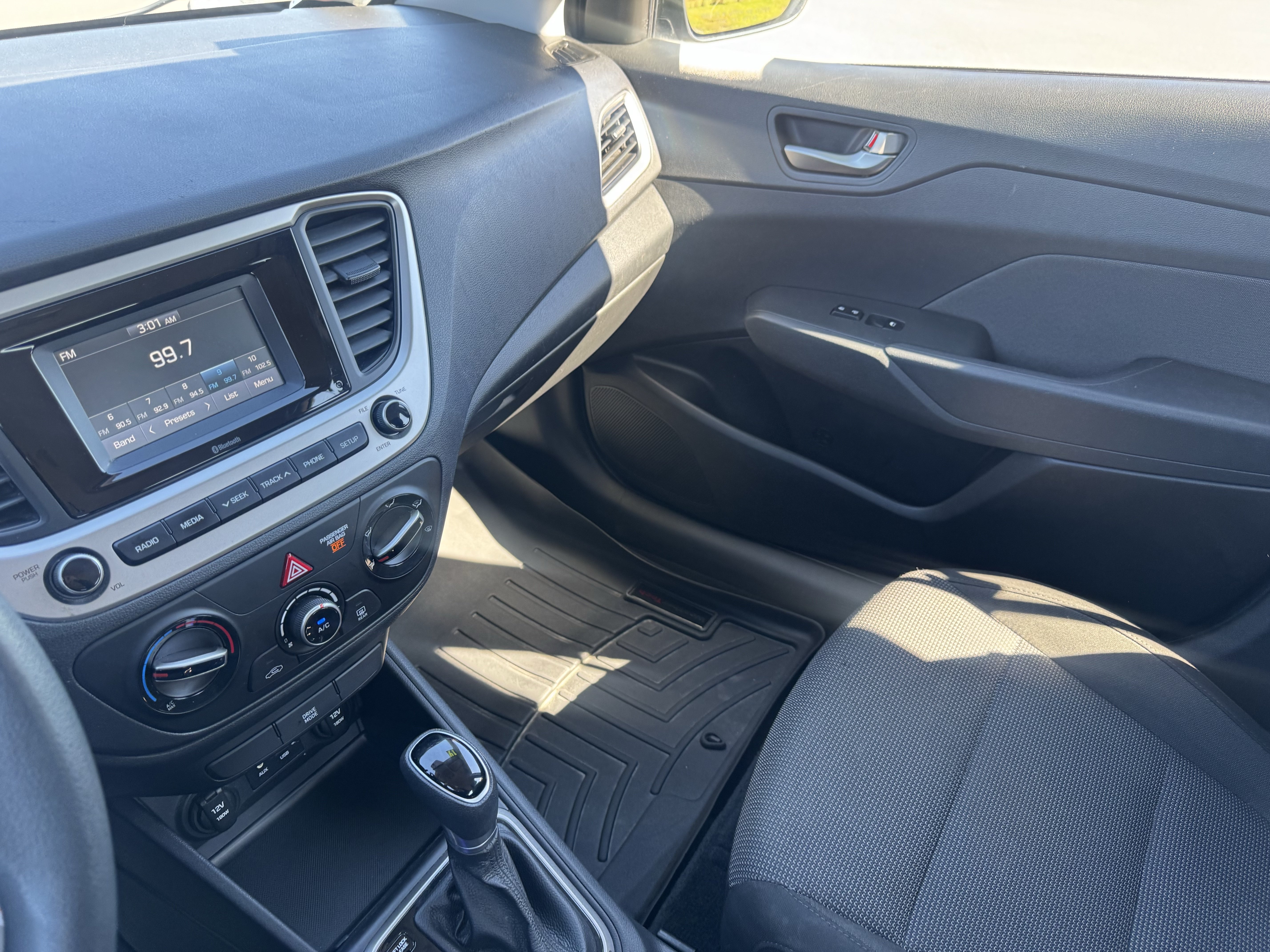 Used 2019 Hyundai Accent SE FWD image 22