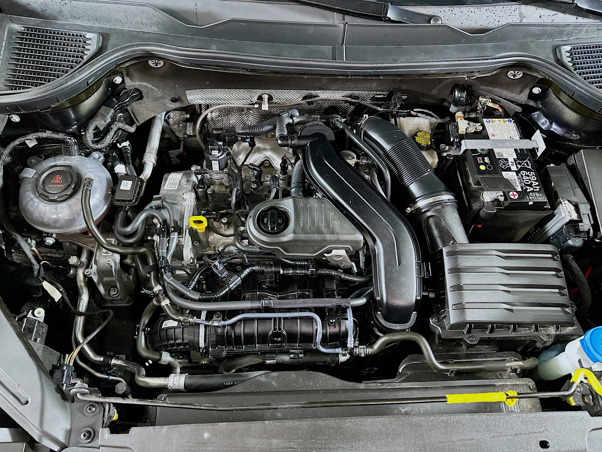 Used 2024 Volkswagen Taos SE image 30