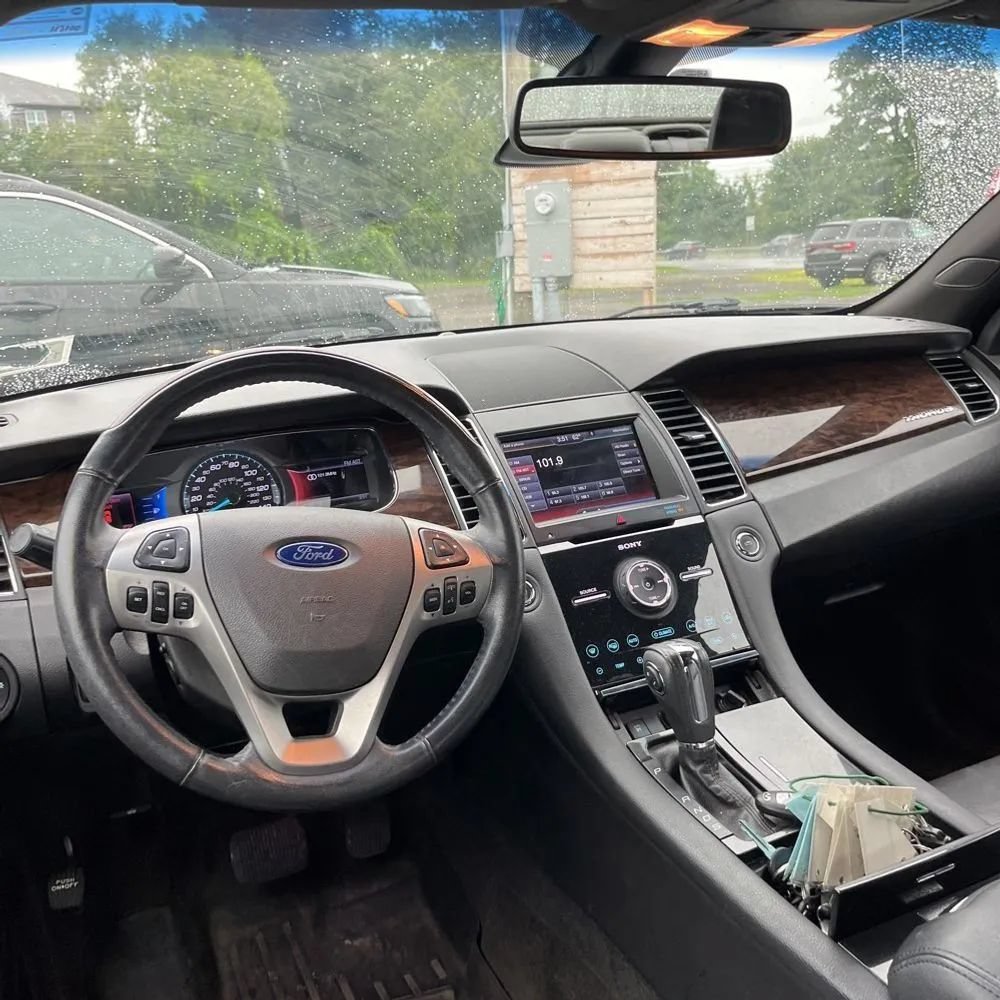 Used 2013 Ford Taurus Limited AWD/4WD image 26