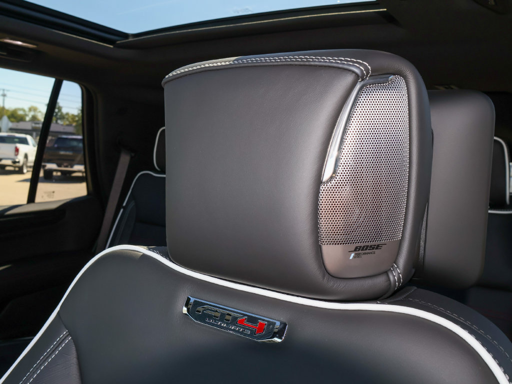New 2026 GMC Yukon AT4 Ultimate AWD/4WD image 12