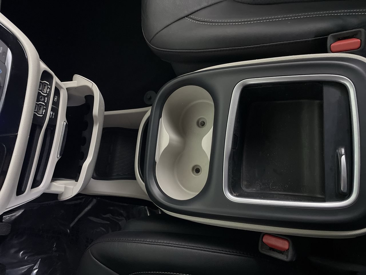 Used 2022 Chrysler Pacifica Touring-L FWD image 17