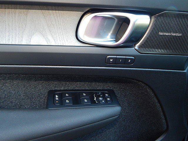 New 2026 Volvo XC40 B5 Ultra w/ Climate Package AWD/4WD image 15