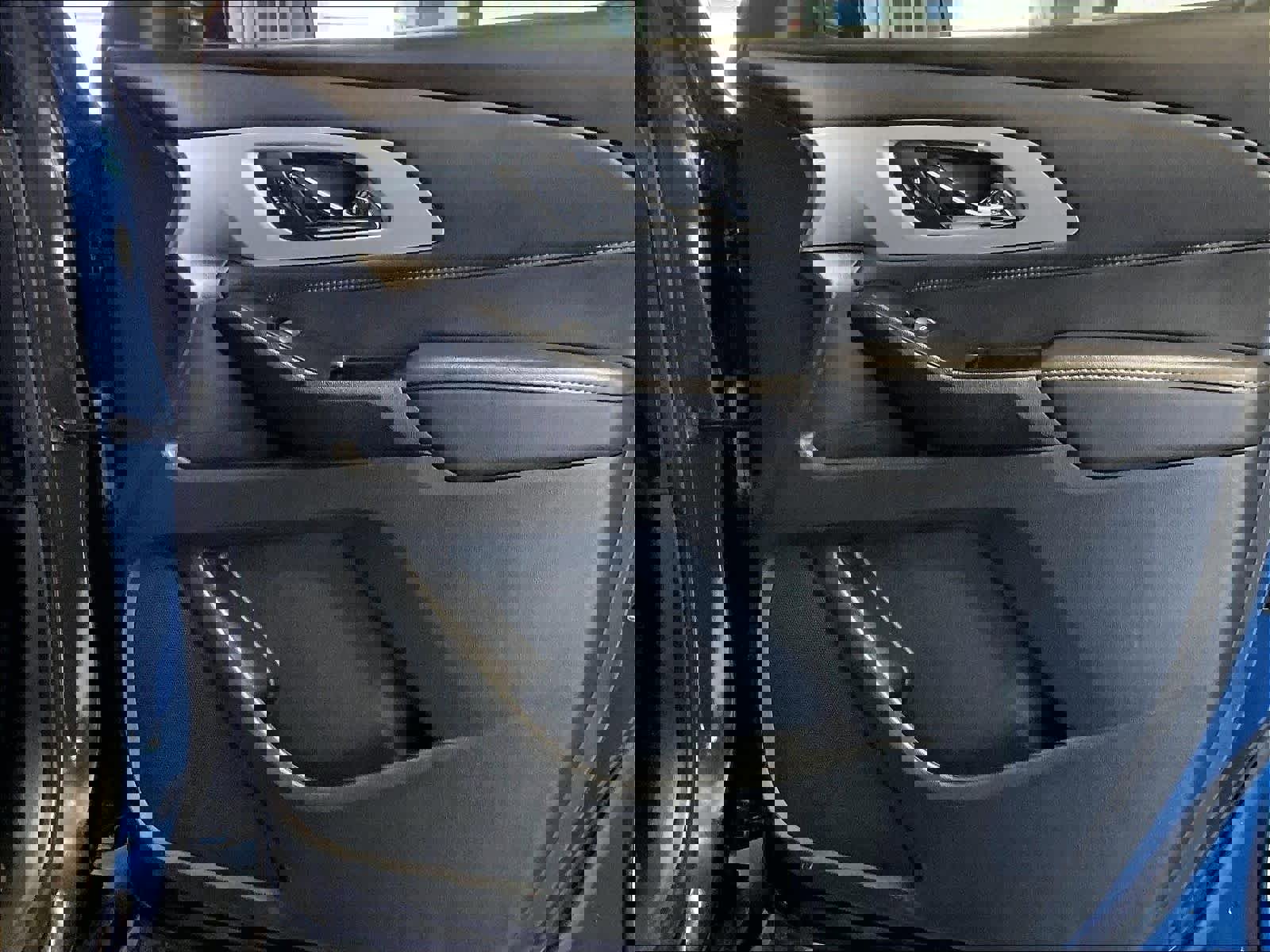 Used 2023 Chevrolet Traverse LT w/ LPO, Floor Liner Package AWD/4WD image 12