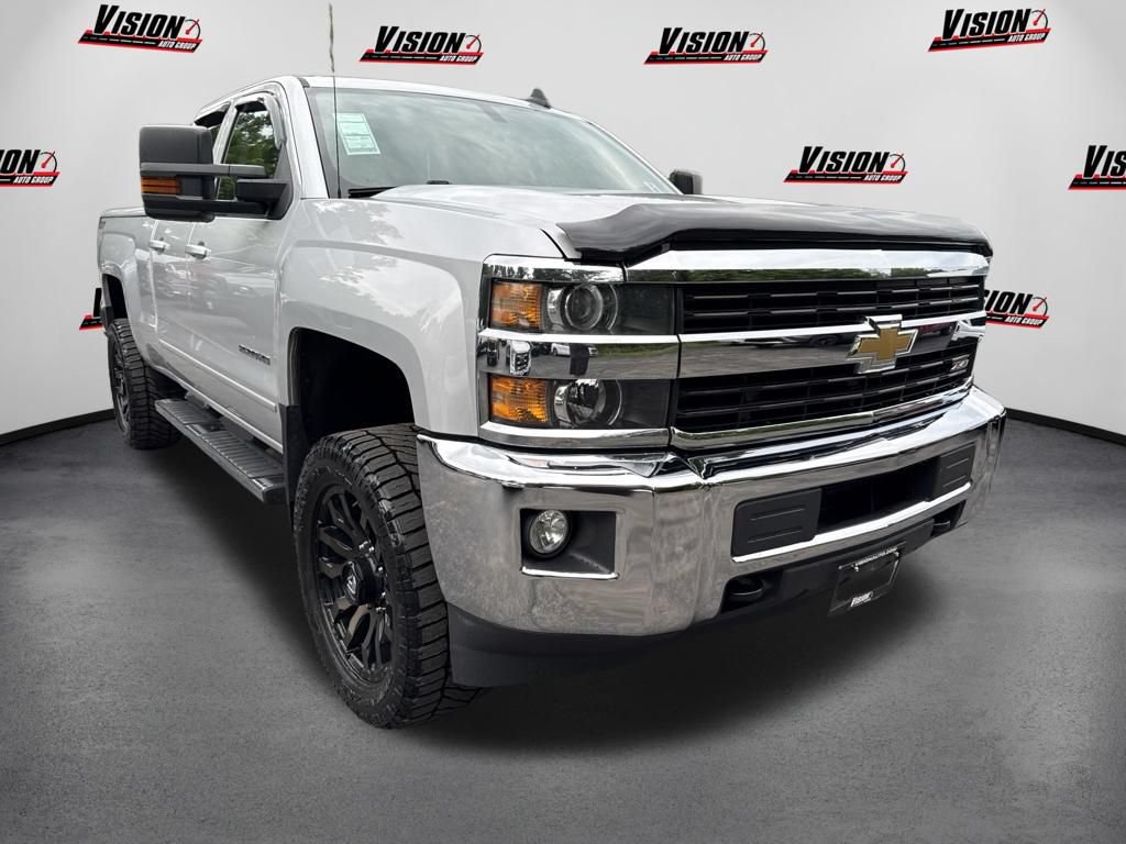 Used 2015 Chevrolet Silverado 2500 LT w/ LT Convenience Package AWD/4WD image 3