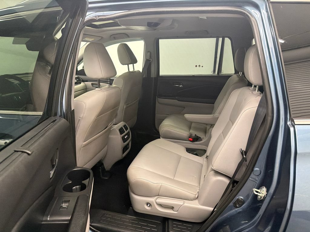 Used 2020 Honda Pilot Touring image 23