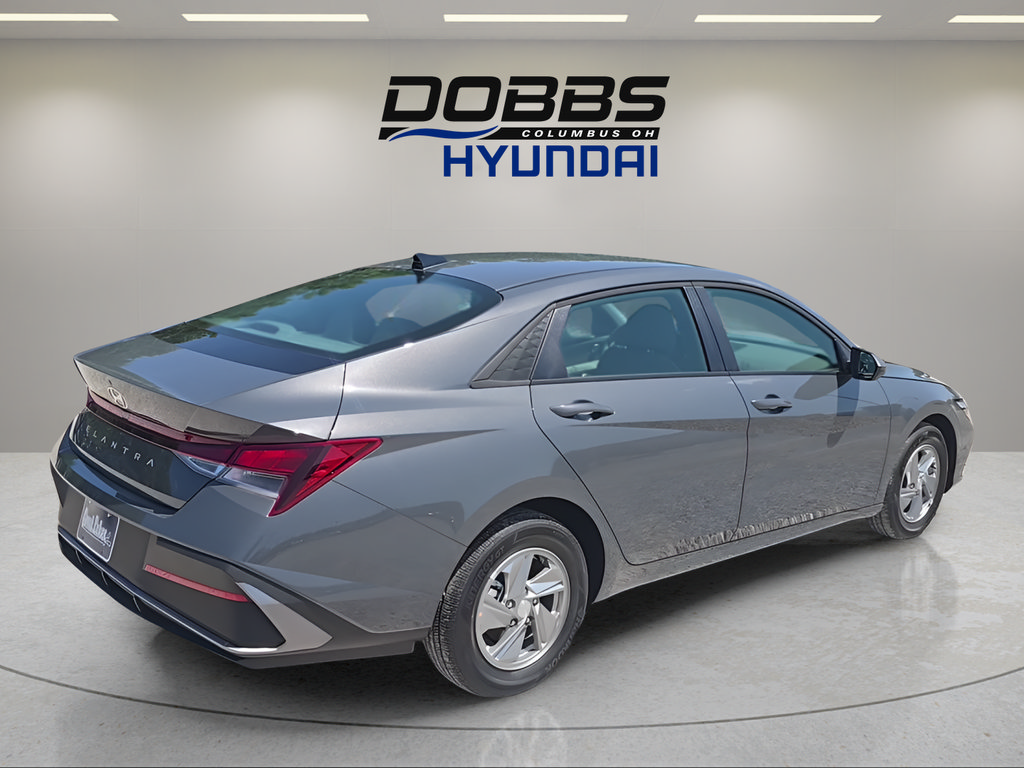 New 2026 Hyundai Elantra SE FWD image 5