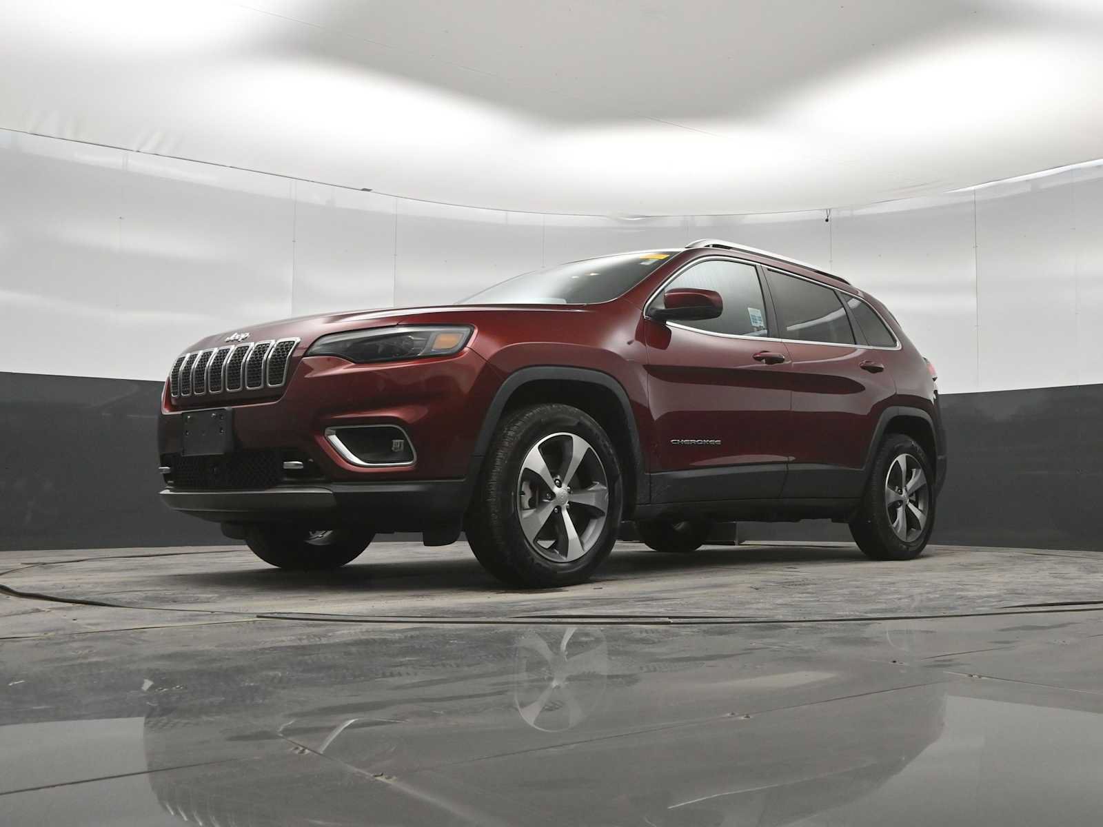 Used 2021 Jeep Cherokee Limited w/ Elite Package AWD/4WD image 35