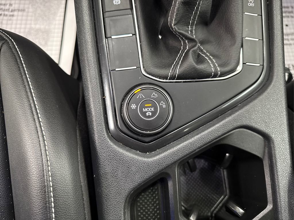 Used 2022 Volkswagen Tiguan SE image 34