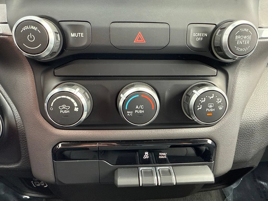 Used 2020 RAM 1500 Big Horn AWD/4WD image 36
