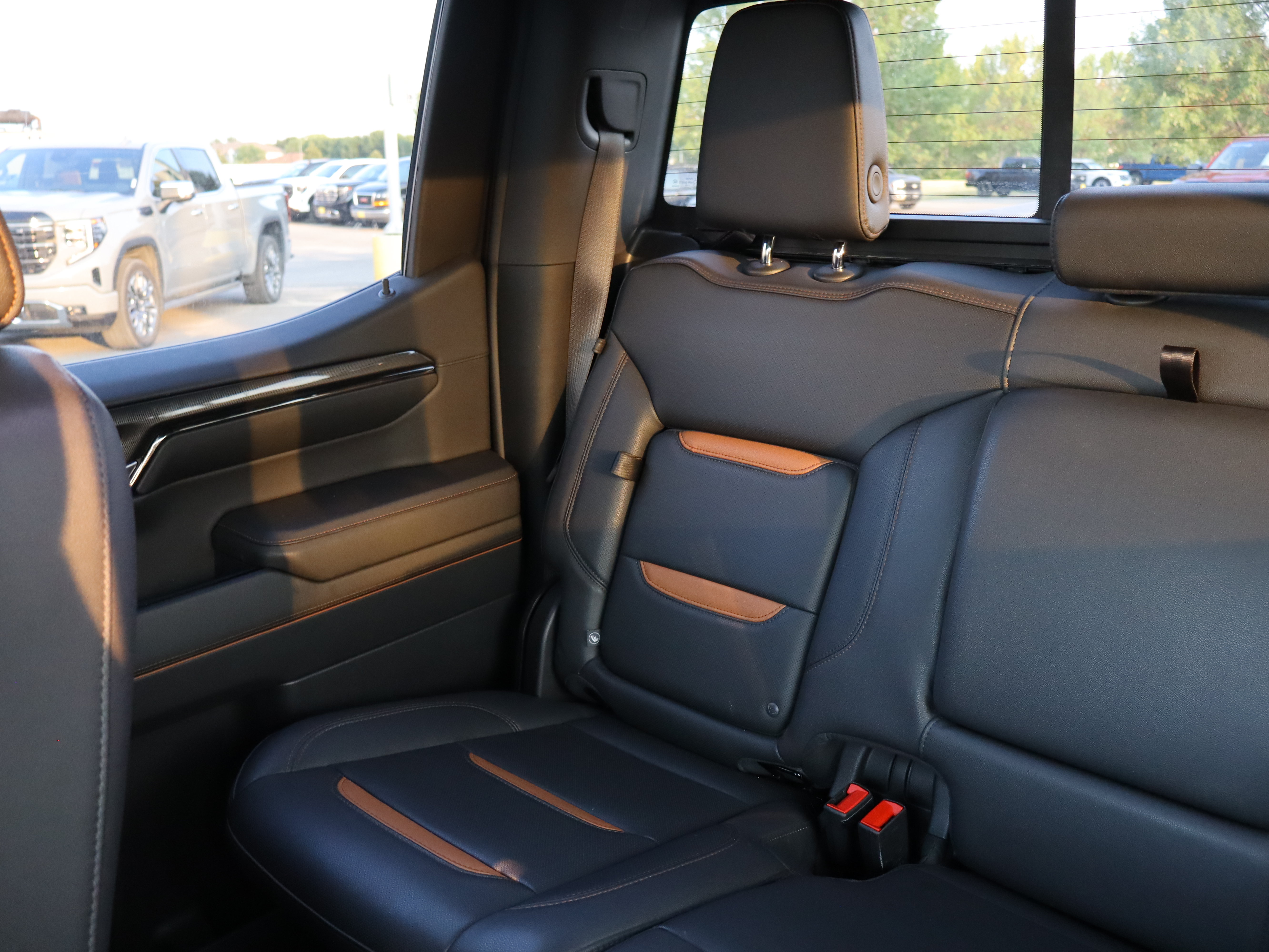 Certified 2024 GMC Sierra 1500 AT4 w/ Technology Package AWD/4WD image 12