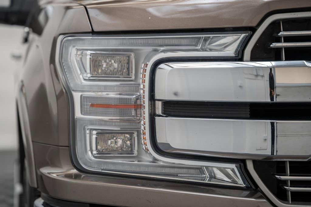 Used 2018 Ford F150 Lariat w/ Equipment Group 502A Luxury image 13
