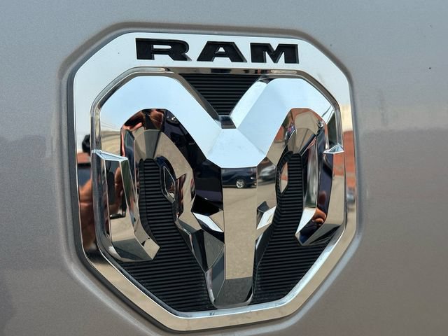 Used 2024 RAM 2500 Big Horn w/ Sport Appearance Package AWD/4WD image 10