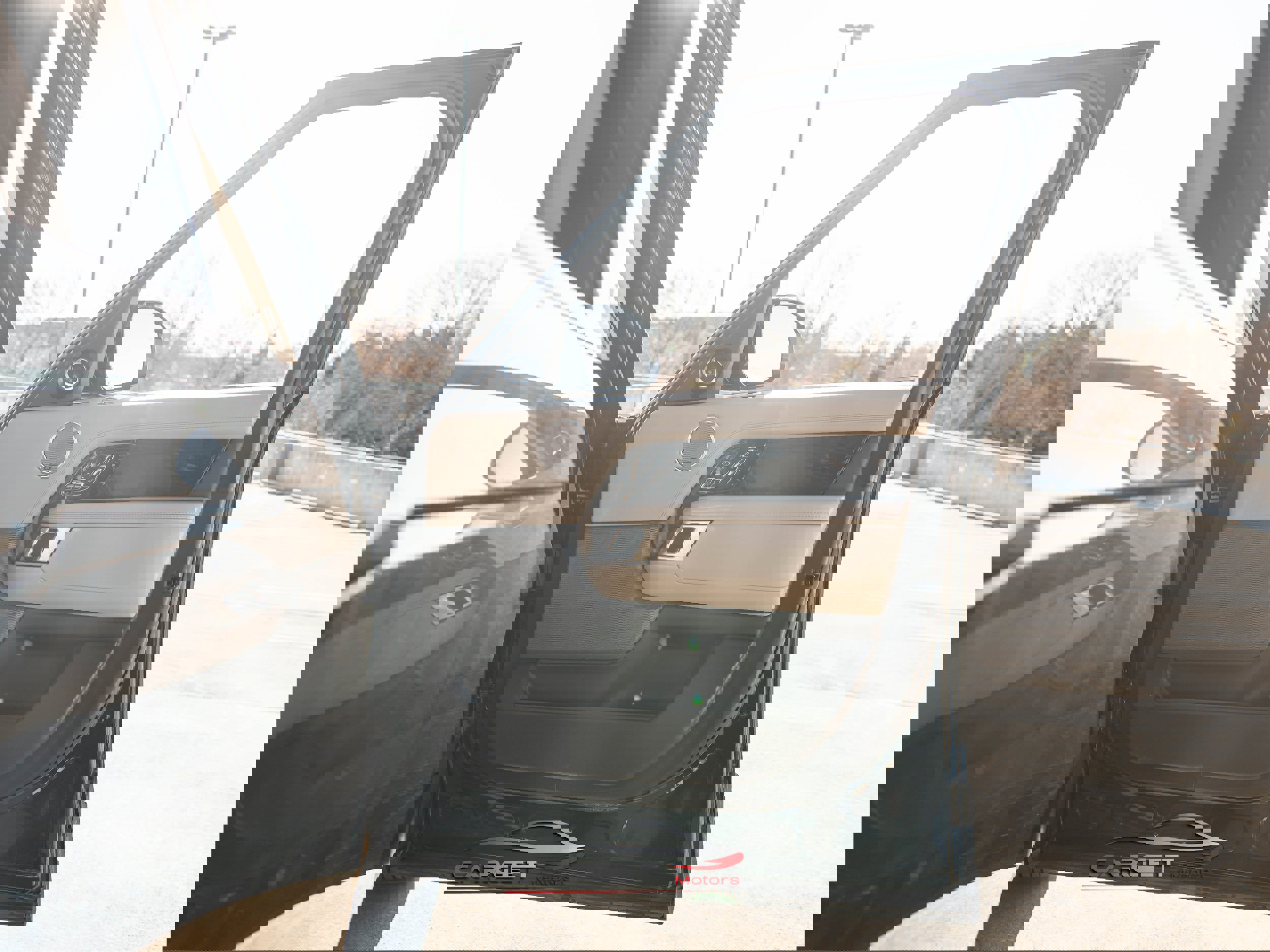 Used 2020 Land Rover Range Rover HSE image 42