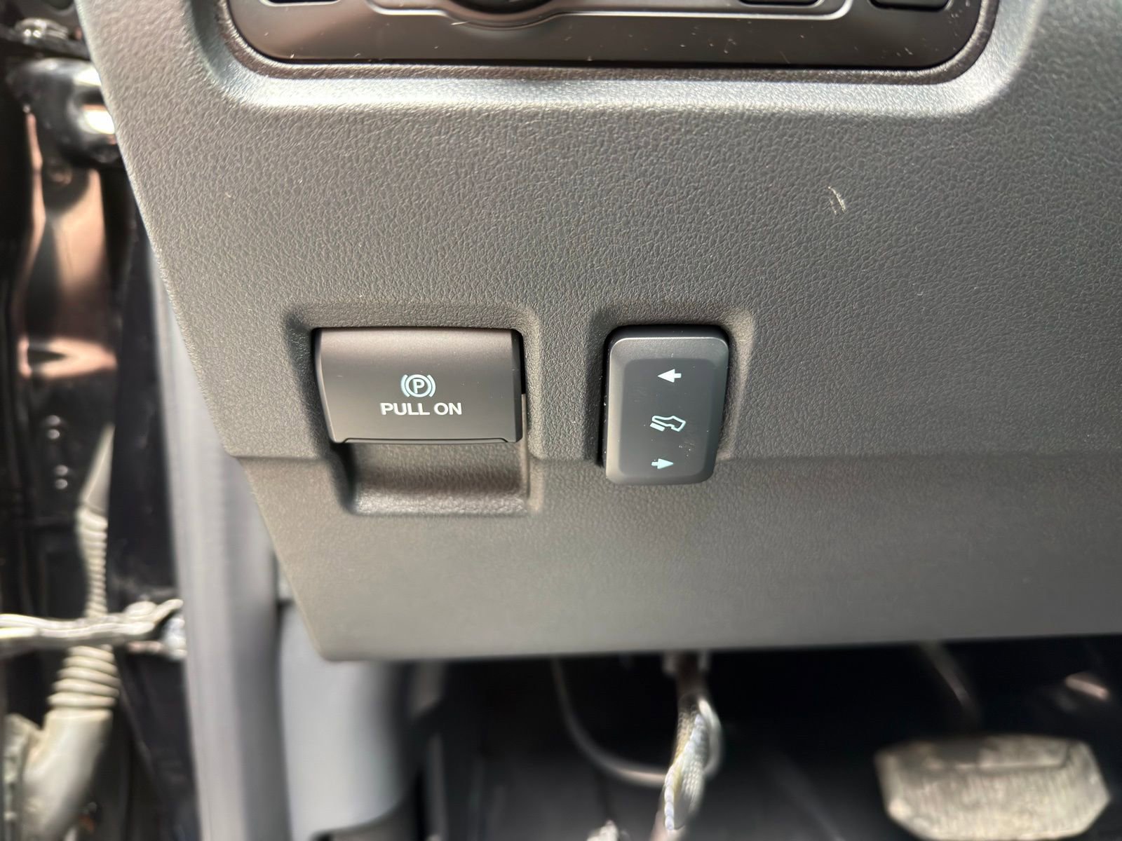 Used 2025 Ford F350 Platinum image 18