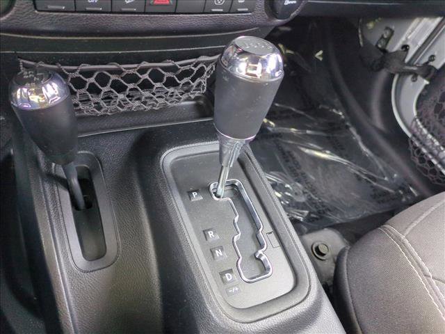 Used 2015 Jeep Wrangler Unlimited Sahara w/ Max Tow Package image 12