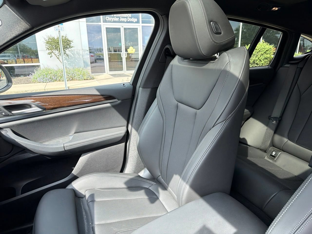 Used 2022 BMW X4 xDrive30i AWD/4WD image 17