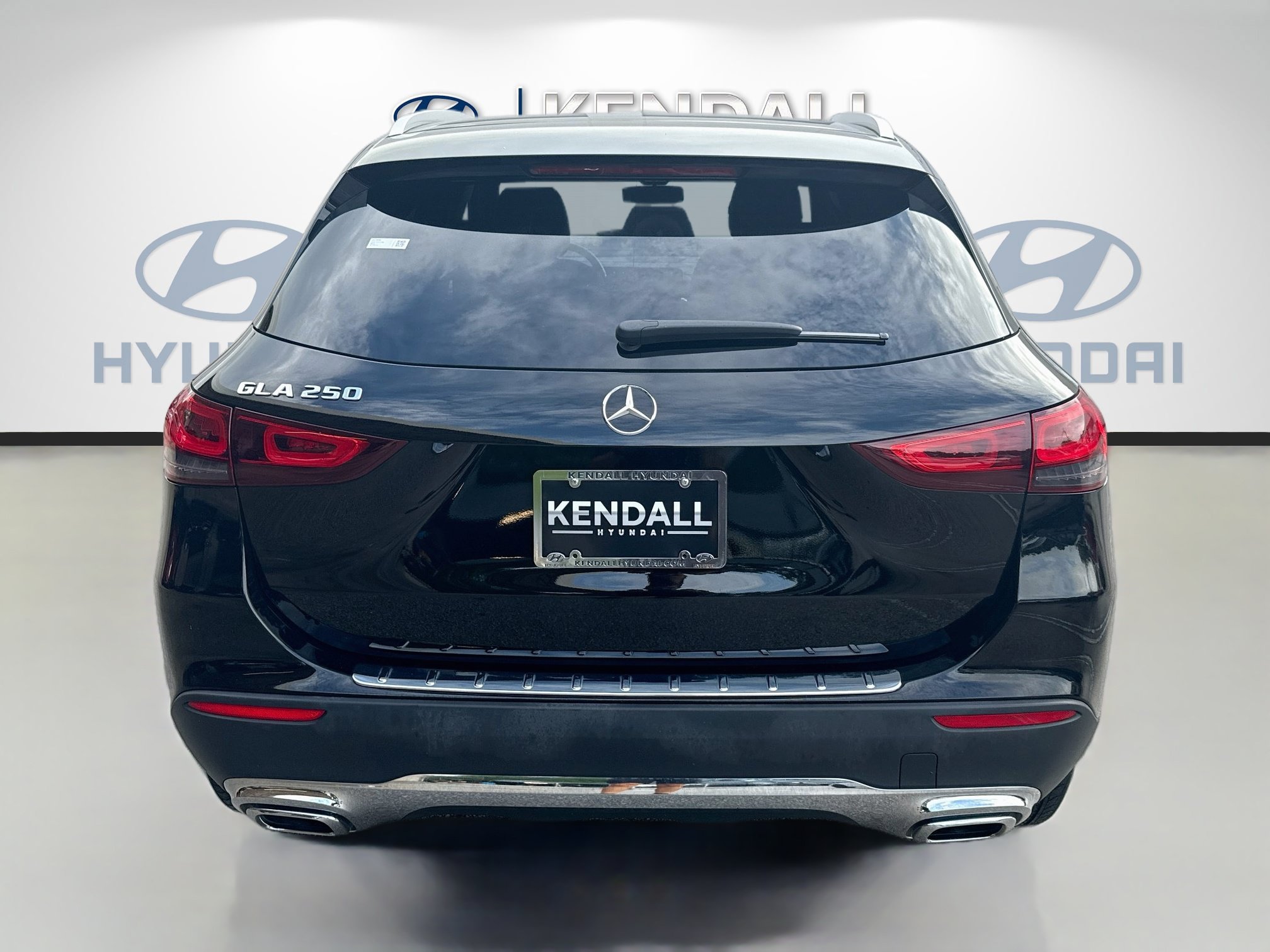 Used 2023 Mercedes-Benz GLA 250 w/ Premium Package image 5
