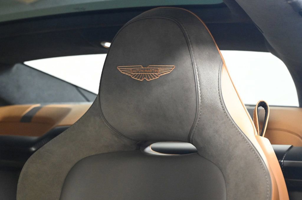 Used 2025 Aston Martin Vanquish image 5