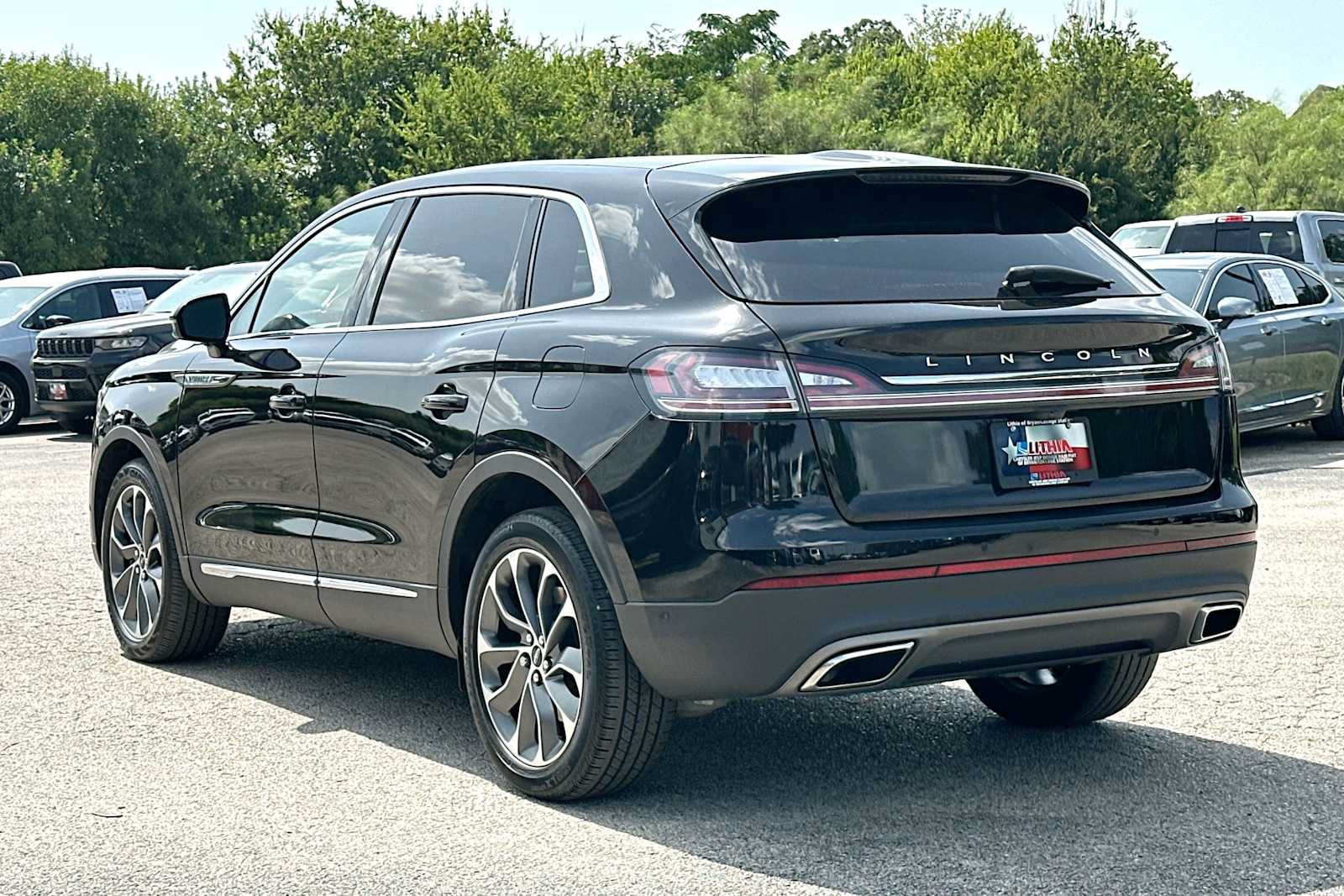 Used 2023 Lincoln Nautilus Reserve w/ Equipment Group 201A AWD/4WD image 13
