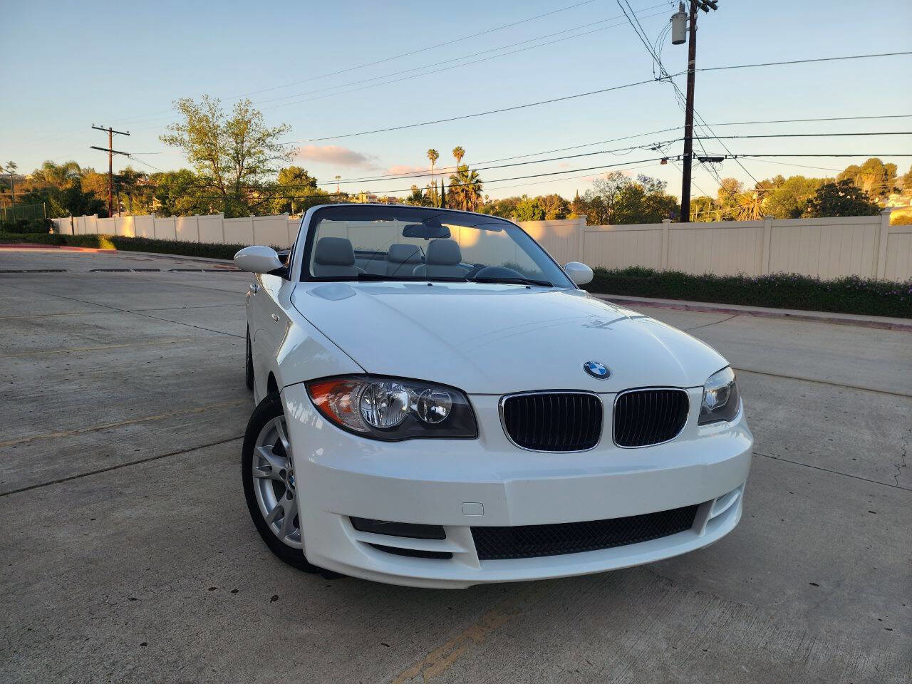 Used 2008 BMW 128i Convertible image 3