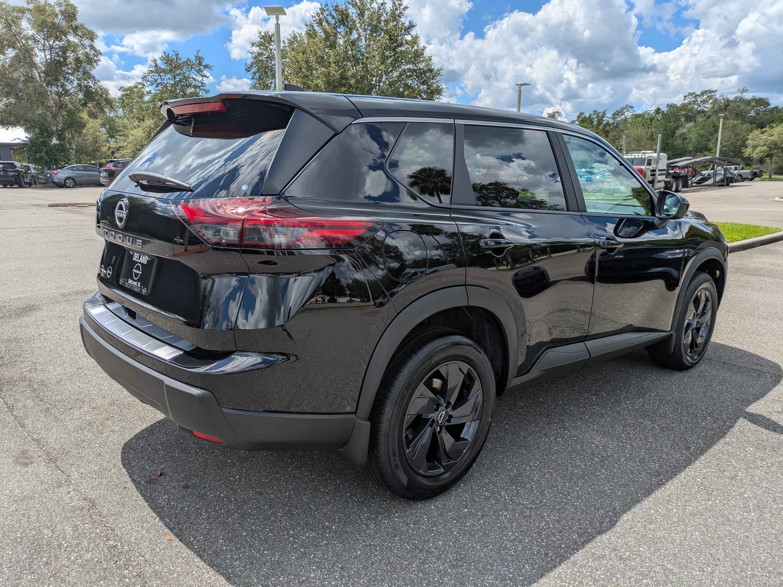 New 2026 Nissan Rogue SV FWD image 4