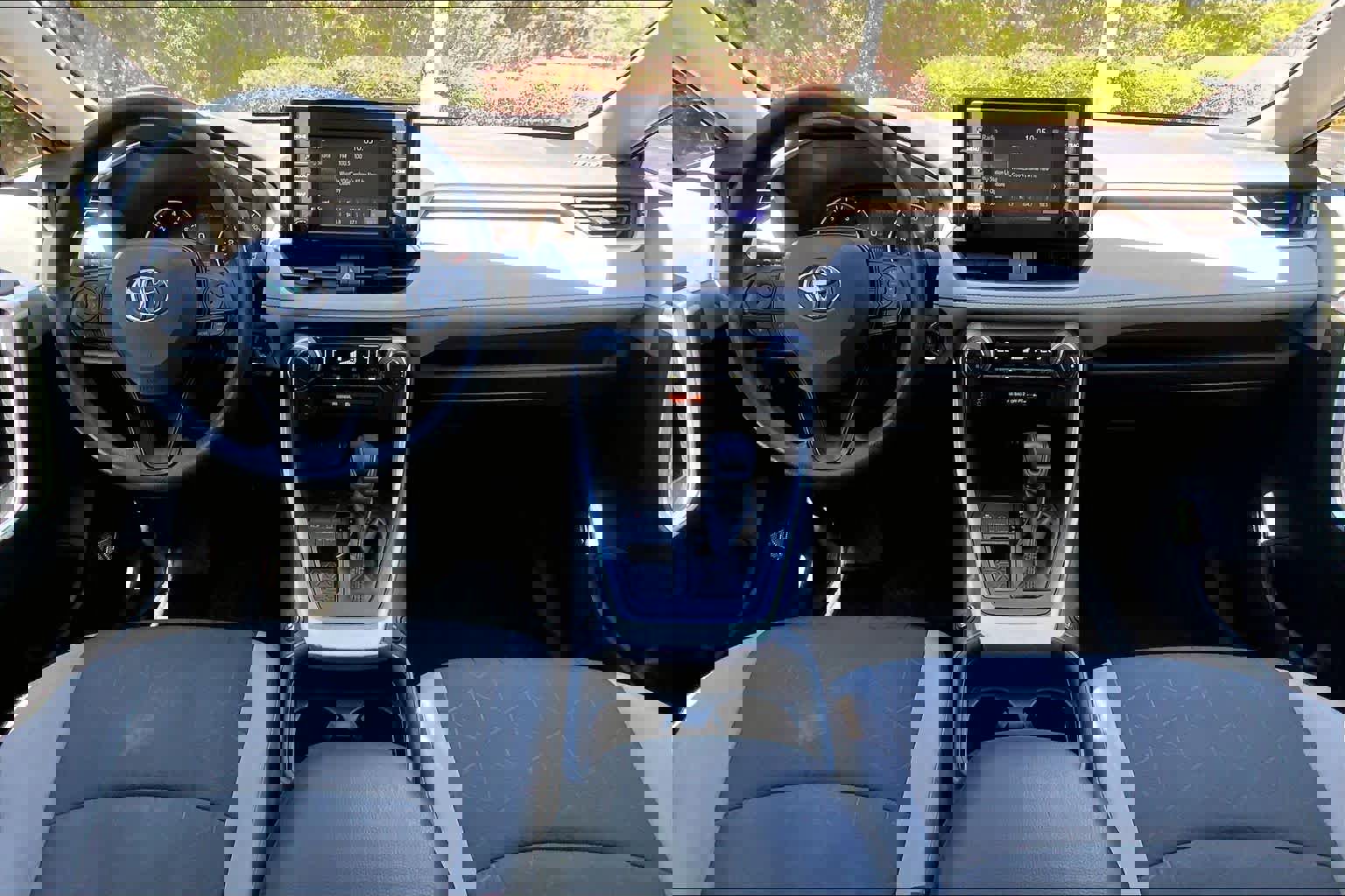 Used 2019 Toyota RAV4 XLE image 16