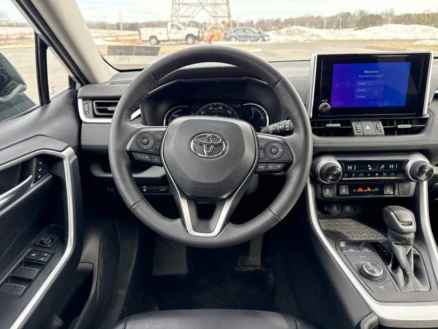 Used 2023 Toyota RAV4 XLE Premium image 19
