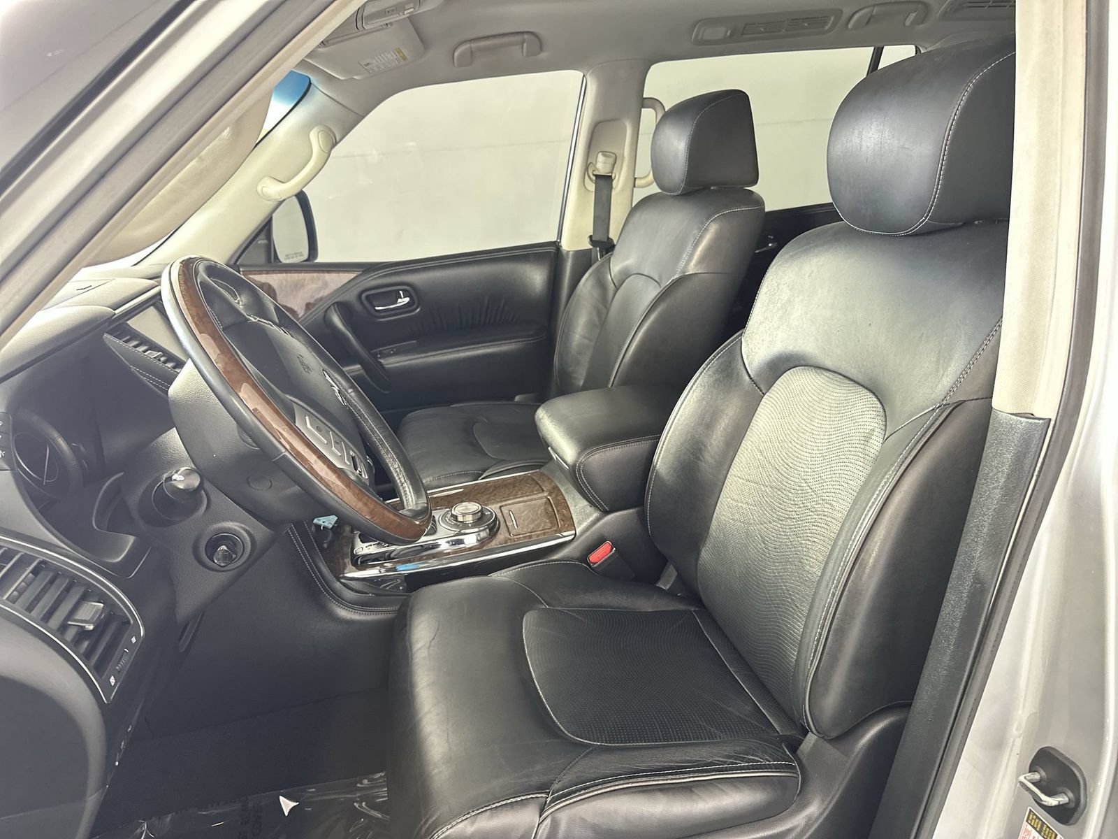 Used 2017 INFINITI QX80 4WD w/ Driver Assistance Package image 11