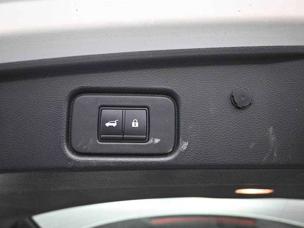 Used 2022 Nissan Pathfinder Platinum w/ Cargo Package image 18