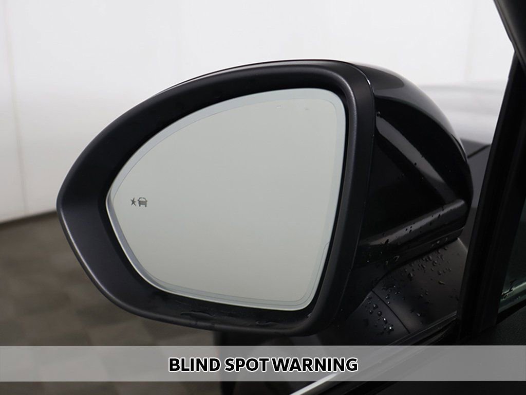 Used 2023 Buick Envision Essence AWD/4WD image 4