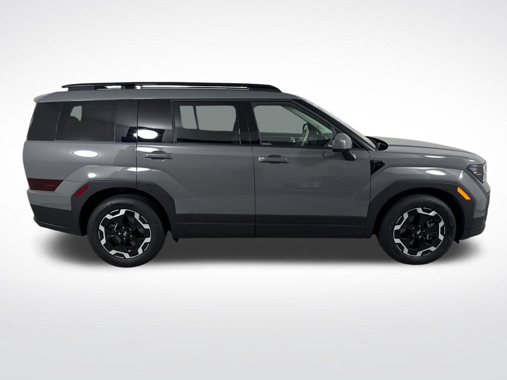 Used 2025 Hyundai Santa Fe SEL FWD image 2