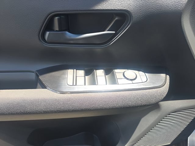 Certified 2025 Nissan Kicks S AWD/4WD image 10