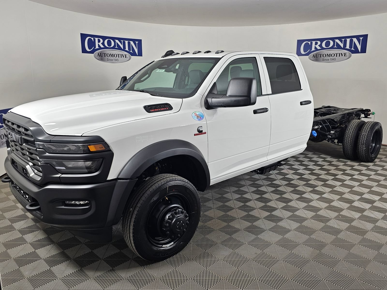New 2026 RAM 5500 Tradesman AWD/4WD image 32