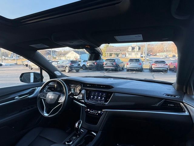 Used 2025 Cadillac XT6 Sport image 39