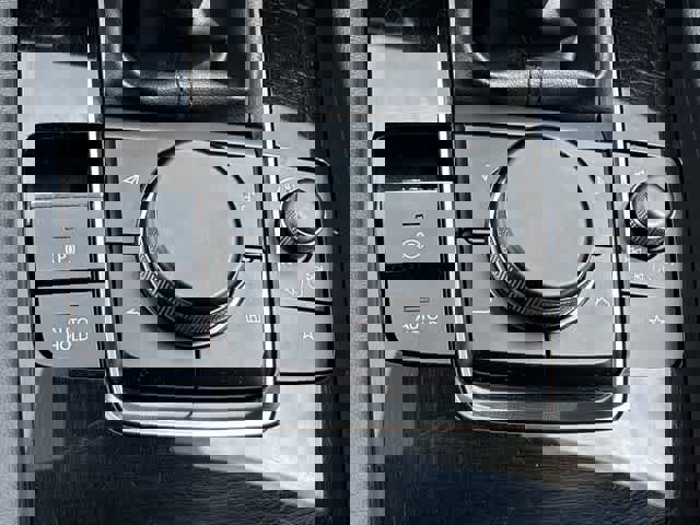 Used 2024 MAZDA MAZDA3 s image 41