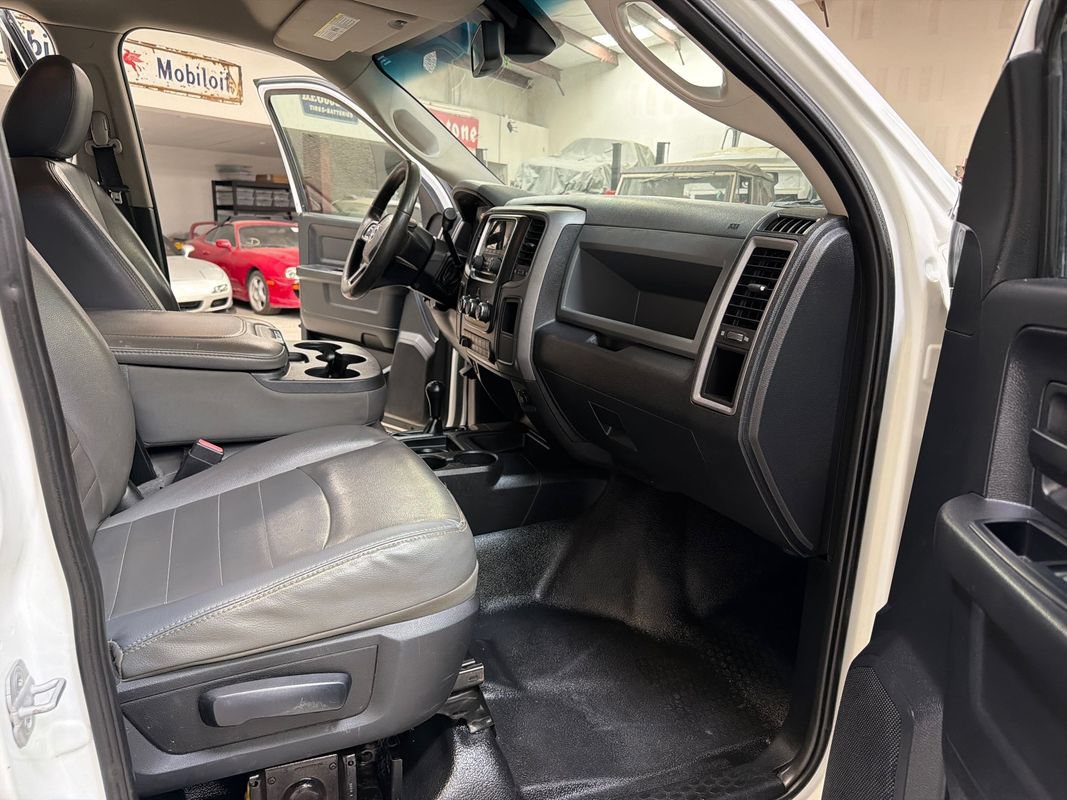 Used 2014 RAM 3500 Tradesman w/ Chrome Appearance Group AWD/4WD image 32