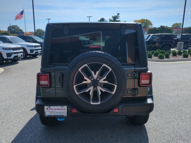 Used 2024 Jeep Wrangler Unlimited w/ Convenience Group AWD/4WD image 5