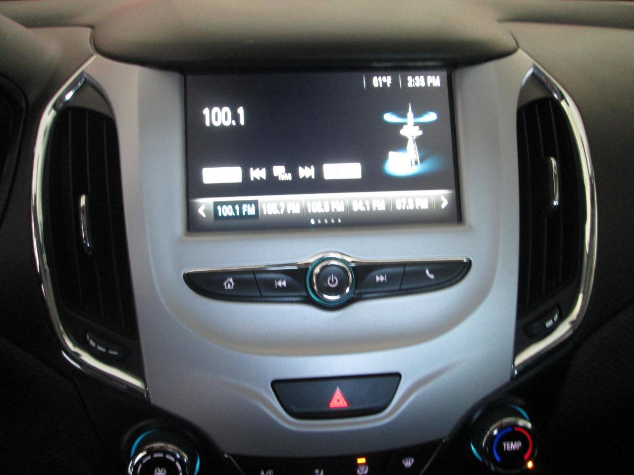 Used 2018 Chevrolet Cruze LS image 28