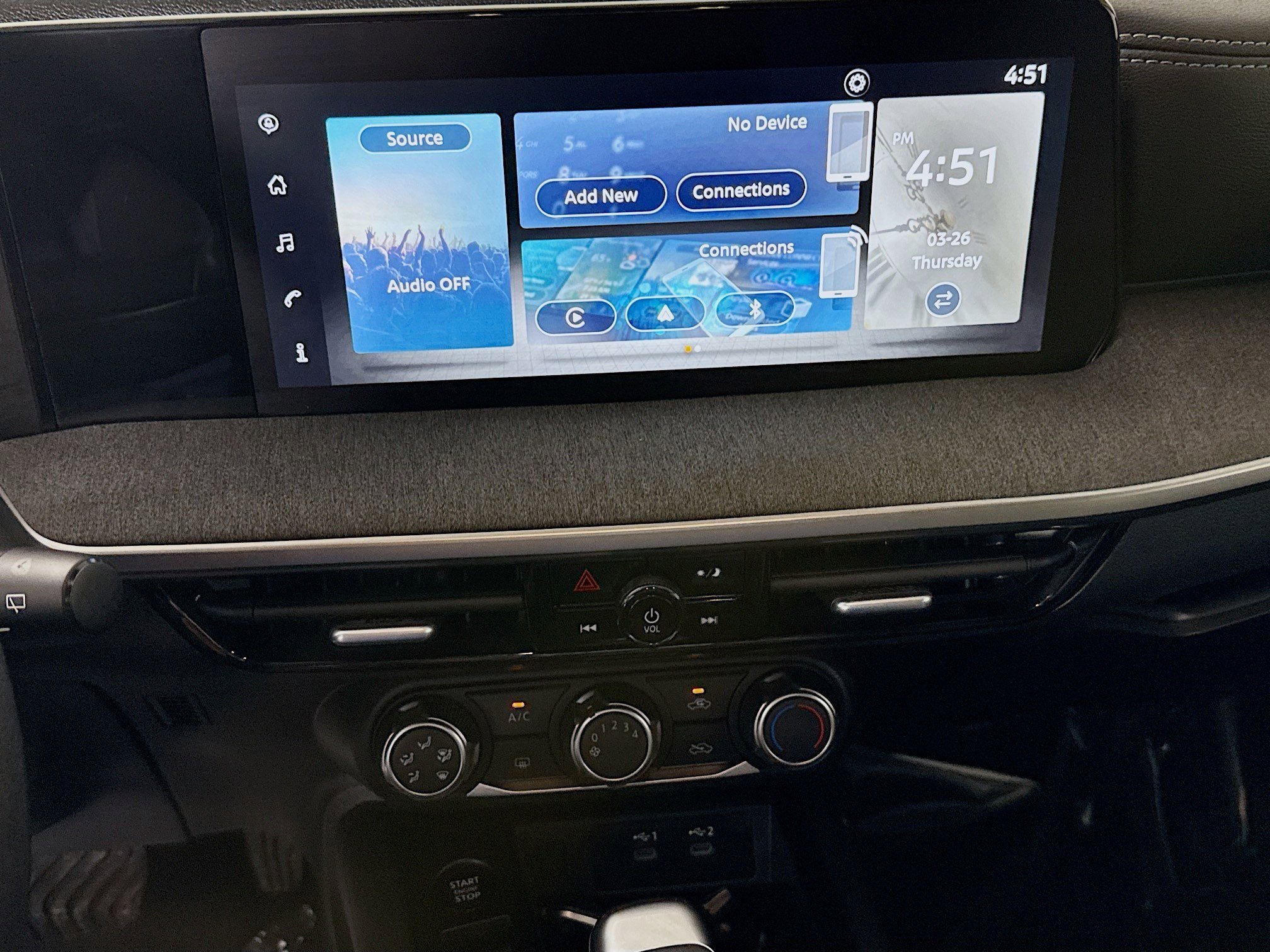 Used 2025 Nissan Kicks SV image 18