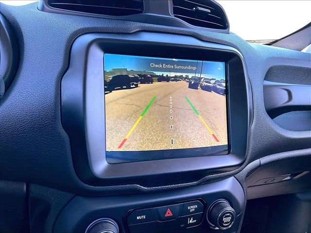 Used 2023 Jeep Renegade Latitude AWD/4WD image 30